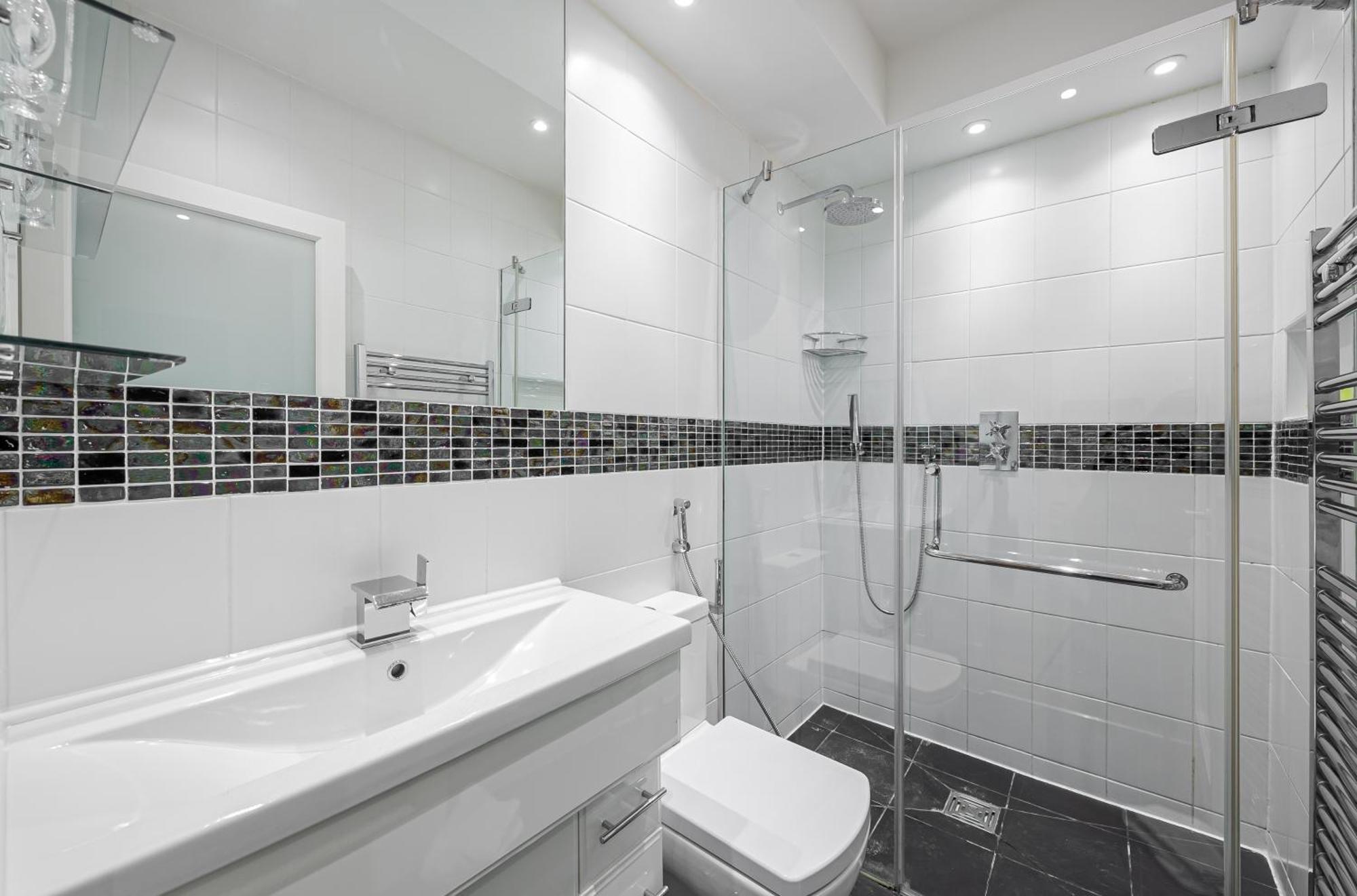 Chic Belgravia Hideaway With Private Patio 10 Mins To Harrods 伦敦 外观 照片