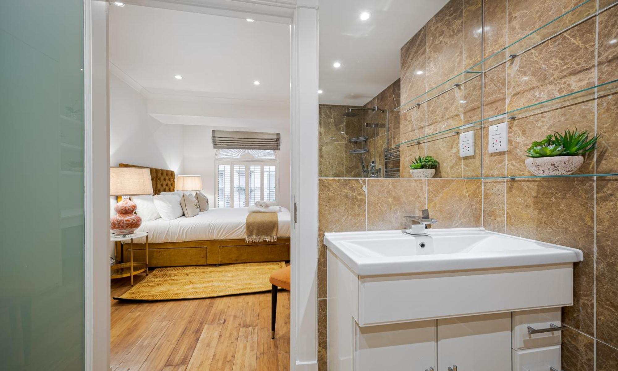 Chic Belgravia Hideaway With Private Patio 10 Mins To Harrods 伦敦 外观 照片